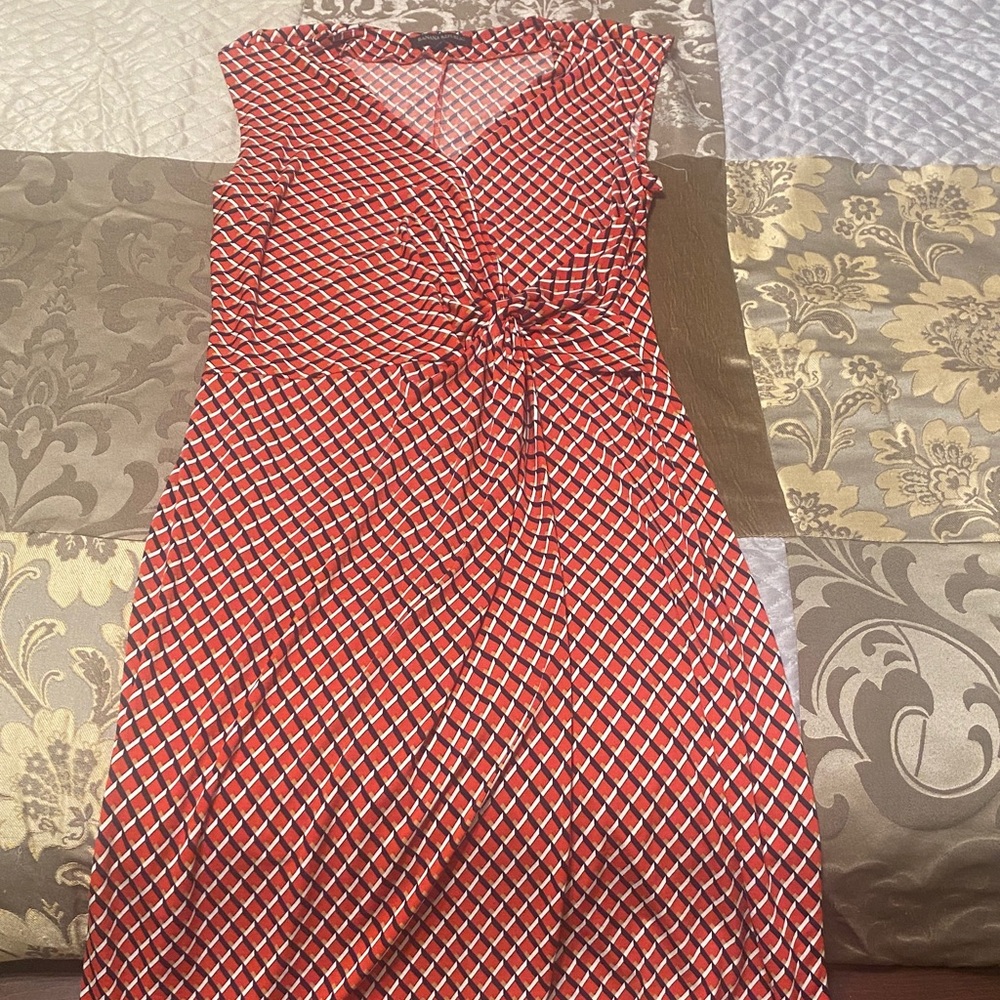 Banana Republic Red and White Patterned Midi Dress - Picture 2 of 5